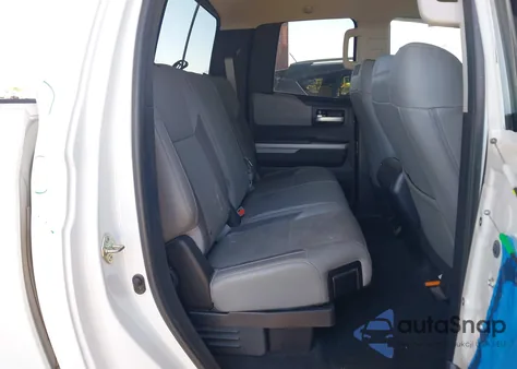 2019 Toyota Tundra Limited 5.7L V8 z USA, uszkodzony, nr VIN 5TFBY5F10KX852115